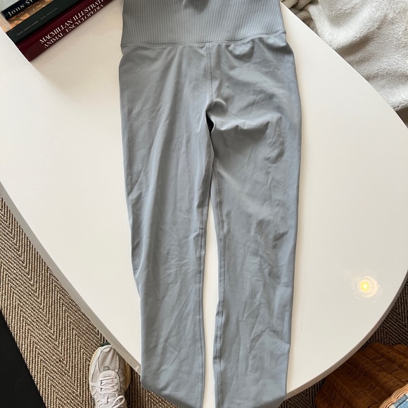 Alo / lululemon / Vuori Clothes Haul - Picture 15 of 16